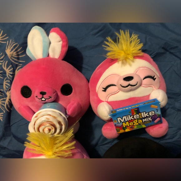 ✨ Bundle of 4 Zuru Snackles Series 1 plush toys - Picture 3 of 4